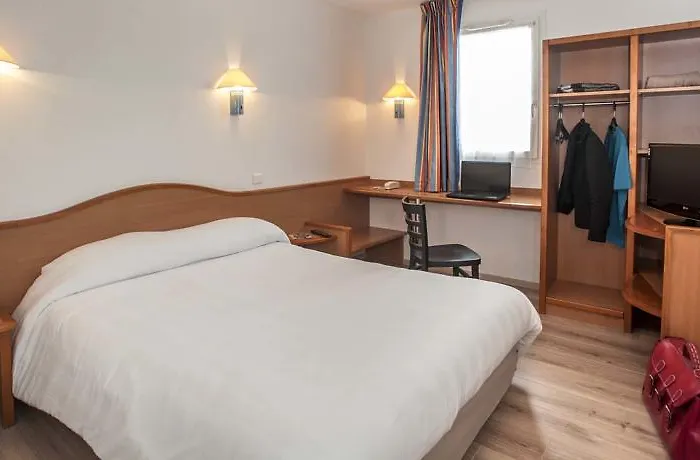 BRIT HOTEL Essentiel CAHORS Nord